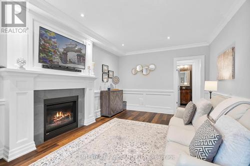 4 Lilley Court, Richmond Hill (North Richvale), ON - Indoor Photo Showing Living Room With Fireplace