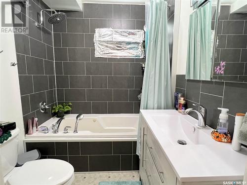 401 Kinistino Avenue W, Kinistino, SK - Indoor Photo Showing Bathroom