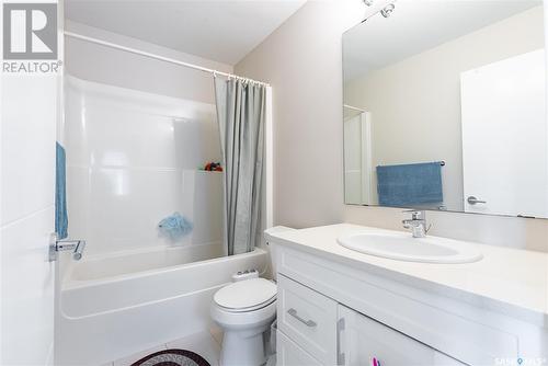 664 Meadows Boulevard, Saskatoon, SK - Indoor Photo Showing Bathroom