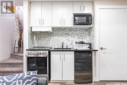 664 Meadows Boulevard, Saskatoon, SK - Indoor Photo Showing Kitchen With Upgraded Kitchen