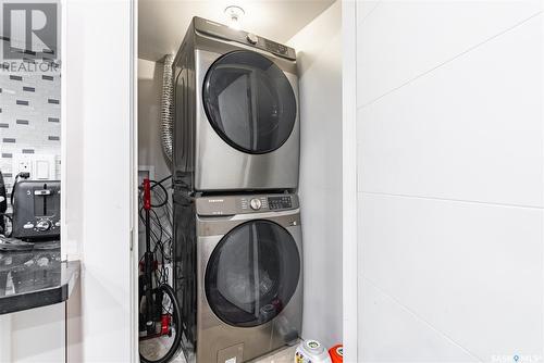 664 Meadows Boulevard, Saskatoon, SK - Indoor Photo Showing Laundry Room