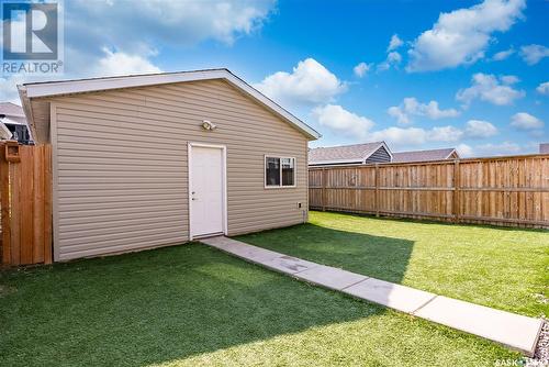 664 Meadows Boulevard, Saskatoon, SK - Outdoor