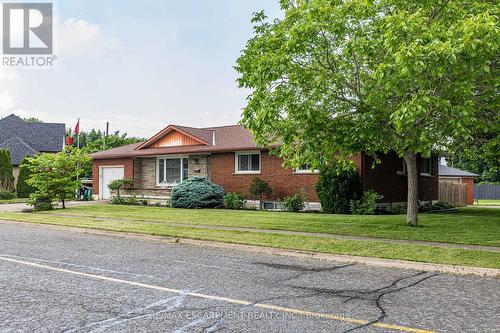 11 Ridge Point Drive, St. Catharines, ON - Outdoor