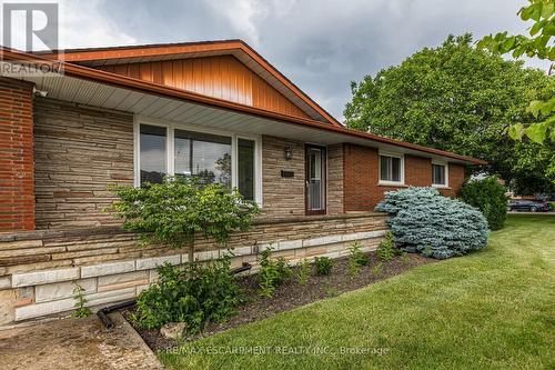 11 Ridge Point Drive, St. Catharines, ON - Outdoor