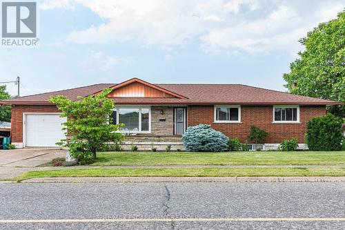 11 Ridge Point Drive, St. Catharines, ON - Outdoor