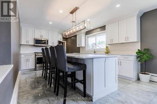 11 Ridge Point Drive, St. Catharines, ON - Indoor Photo Showing Kitchen