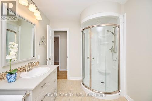 152 Merritt Road, Pelham, ON - Indoor Photo Showing Bathroom