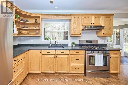 152 Merritt Road, Pelham, ON - Indoor Photo Showing Kitchen