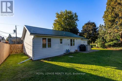 30 Orangeville Street, Erin (Hillsburgh), ON - Outdoor