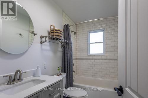 30 Orangeville Street, Erin (Hillsburgh), ON - Indoor Photo Showing Bathroom