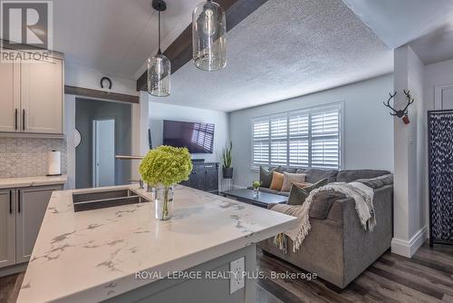 30 Orangeville Street, Erin, ON - Indoor Photo Showing Kitchen