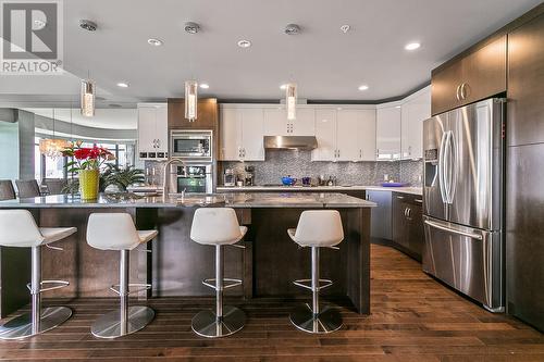 1395 Ellis Street Unit# 605, Kelowna, BC - Indoor Photo Showing Kitchen With Stainless Steel Kitchen With Upgraded Kitchen