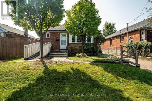 4 Burnley Avenue, Toronto (Wexford-Maryvale), ON - Outdoor