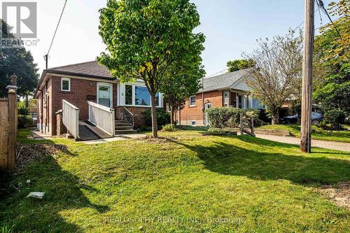 4 Burnley Avenue, Toronto (Wexford-Maryvale), ON - Outdoor