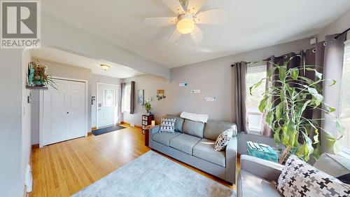 2250 Eighth  Avenue, Trail, BC - Indoor Photo Showing Living Room