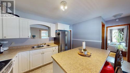 2250 Eighth  Avenue, Trail, BC - Indoor Photo Showing Kitchen With Double Sink