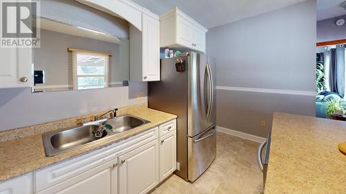 2250 Eighth  Avenue, Trail, BC - Indoor Photo Showing Kitchen With Double Sink