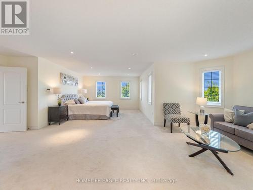 47 Hartwell Way, Aurora, ON - Indoor Photo Showing Living Room