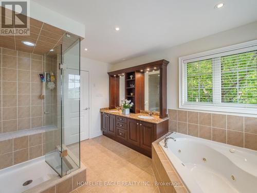 47 Hartwell Way, Aurora, ON - Indoor Photo Showing Bathroom