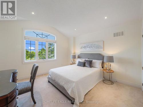 47 Hartwell Way, Aurora, ON - Indoor Photo Showing Bedroom