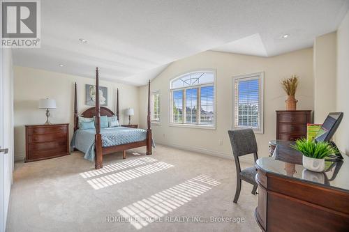 47 Hartwell Way, Aurora, ON - Indoor Photo Showing Bedroom