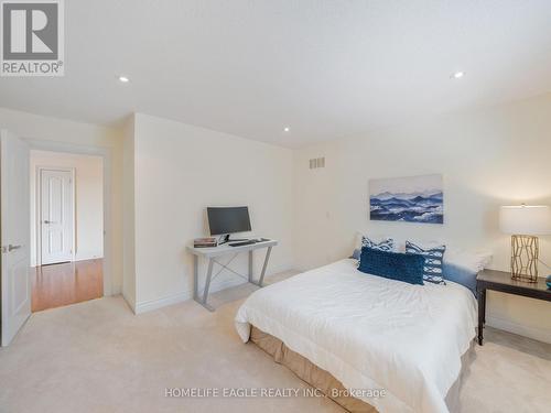 47 Hartwell Way, Aurora, ON - Indoor Photo Showing Bedroom