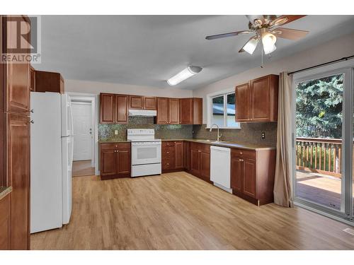 1905 Croft Road, Prince George, BC - Indoor Photo Showing Kitchen