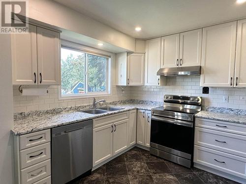 118 Brigade Drive, Prince George, BC - Indoor Photo Showing Kitchen With Double Sink