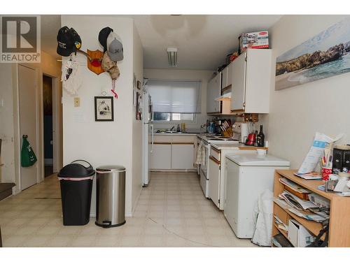 2144 Quince Street, Prince George, BC - Indoor Photo Showing Kitchen With Double Sink