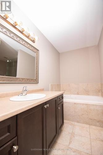 4139 Palermo Common, Burlington (Shoreacres), ON - Indoor Photo Showing Bathroom