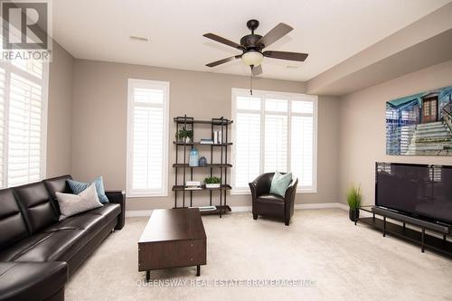 4139 Palermo Common, Burlington (Shoreacres), ON - Indoor Photo Showing Living Room