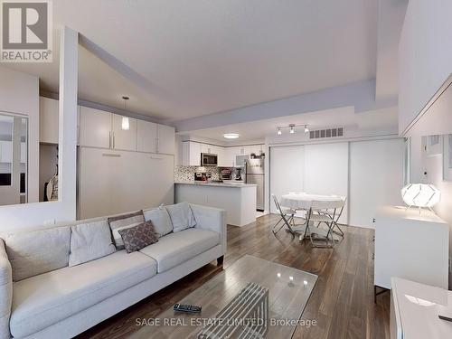 44 - 760 Lawrence Avenue W, Toronto (Yorkdale-Glen Park), ON - Indoor Photo Showing Living Room