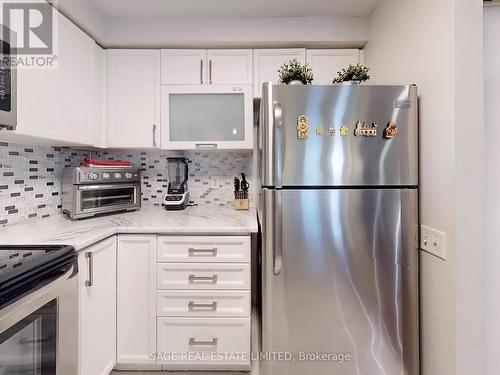 44 - 760 Lawrence Avenue W, Toronto (Yorkdale-Glen Park), ON - Indoor Photo Showing Kitchen