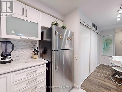 44 - 760 Lawrence Avenue W, Toronto (Yorkdale-Glen Park), ON - Indoor Photo Showing Kitchen