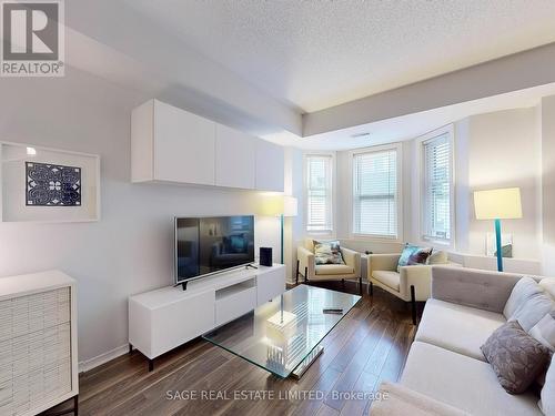 44 - 760 Lawrence Avenue W, Toronto (Yorkdale-Glen Park), ON - Indoor Photo Showing Living Room