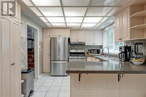 548 Swann Drive, Oakville (Bronte West), ON - Indoor Photo Showing Kitchen