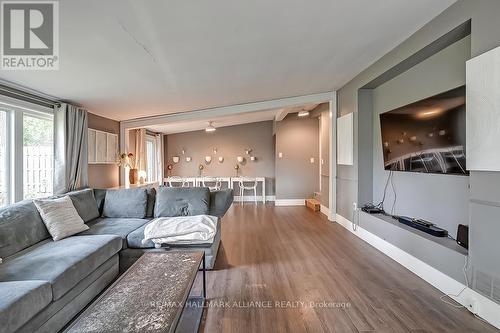 548 Swann Drive, Oakville (Bronte West), ON - Indoor Photo Showing Living Room