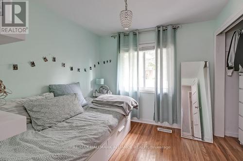 548 Swann Drive, Oakville, ON - Indoor Photo Showing Bedroom