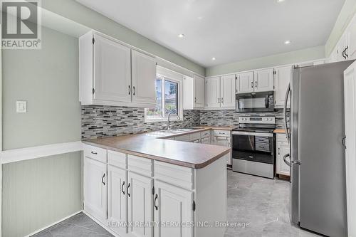 5 Mossbank Drive, Brampton (Fletcher'S Creek South), ON - Indoor Photo Showing Kitchen