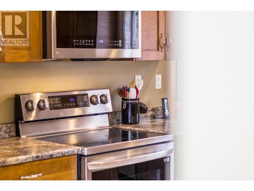 5889 Old Stagecoach Road, Kamloops, BC - Indoor Photo Showing Kitchen