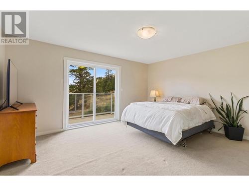 5889 Old Stagecoach Road, Kamloops, BC - Indoor Photo Showing Bedroom