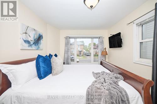 91 Bell Street, Port Colborne, ON - Indoor Photo Showing Bedroom