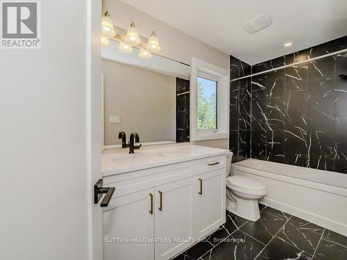 44 Dyer Crescent, Bracebridge, ON - Indoor Photo Showing Bathroom