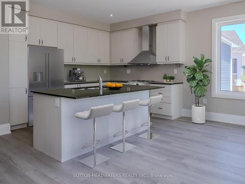 44 Dyer Crescent, Bracebridge, ON - Indoor Photo Showing Kitchen