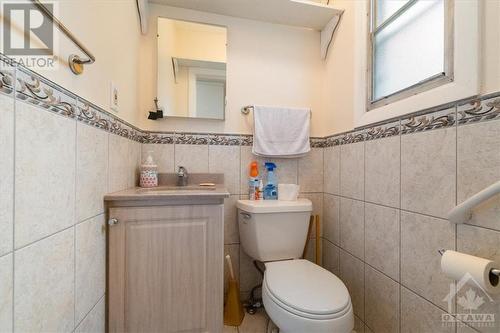 Powder Room - main level - 1657 Alta Vista Drive, Ottawa, ON - Indoor Photo Showing Bathroom