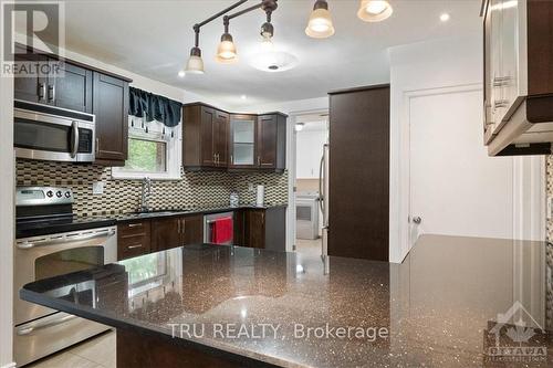 1657 Alta Vista Drive, Ottawa, ON - Indoor Photo Showing Kitchen With Upgraded Kitchen