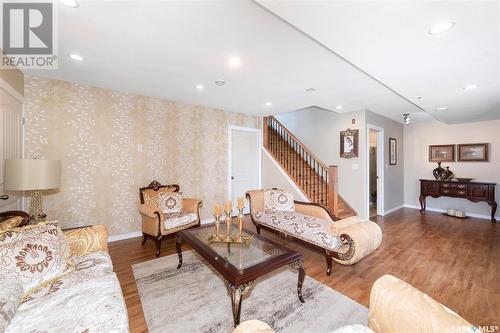 109 119 Hampton Circle, Saskatoon, SK - Indoor Photo Showing Living Room