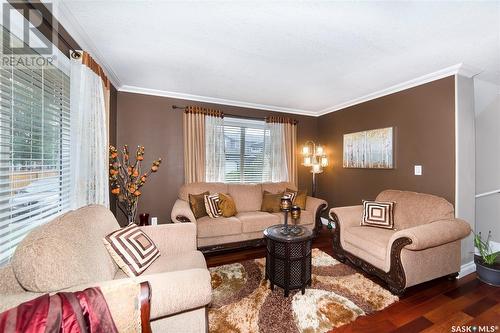 109 119 Hampton Circle, Saskatoon, SK - Indoor Photo Showing Living Room