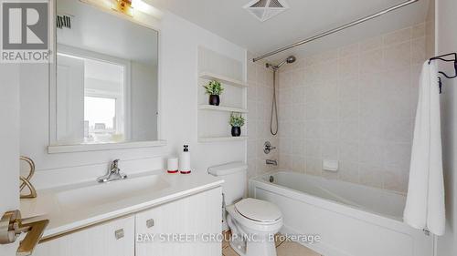 2510 - 275 Yorkland Road, Toronto, ON - Indoor Photo Showing Bathroom