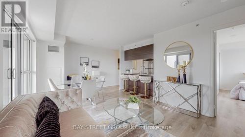 2510 - 275 Yorkland Road, Toronto (Henry Farm), ON - Indoor Photo Showing Living Room